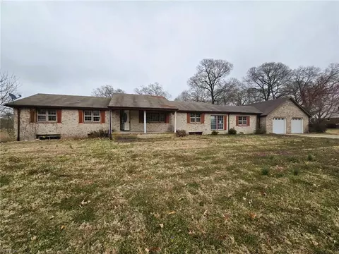 2509 Dunbarton Dr, Chesapeake, VA 23325