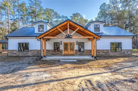18101 Foxfire Trl, Windsor, VA 23487
