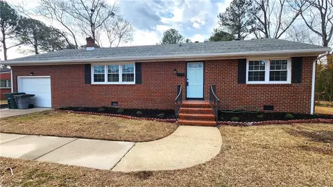 107 Raymond Dr, Hampton, VA 23666