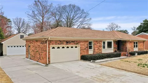 122 Yorkshire Rd, Portsmouth, VA 23701