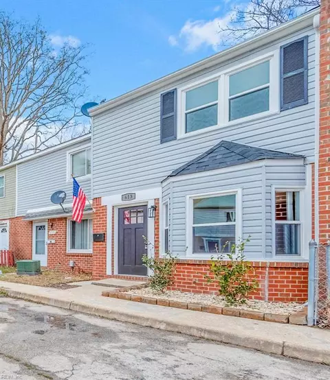 613 Harbour North Dr, Chesapeake, VA 23320