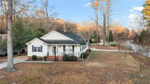 300 Hunter Way, Smithfield, VA 23430 photo 2