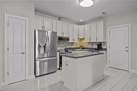 300 Hunter Way, Smithfield, VA 23430 photo 16