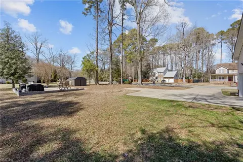 300 Hunter Way, Smithfield, VA 23430 photo 41