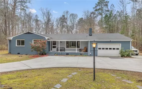 5616 Willow Lake Rd, Chesapeake, VA 23321