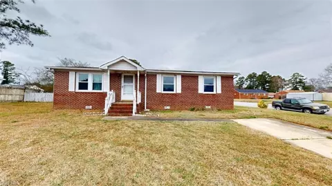 1018 Lake Kennedy Dr, Suffolk, VA 23434
