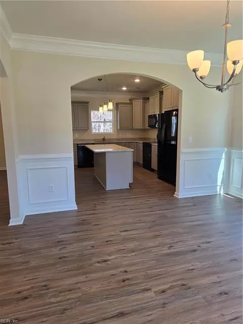 1075 Scenic Blvd, Chesapeake, VA 23322 photo 5