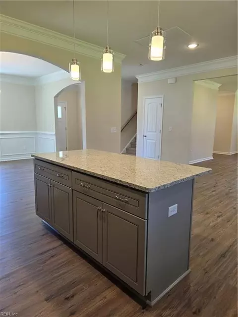 1075 Scenic Blvd, Chesapeake, VA 23322 photo 9