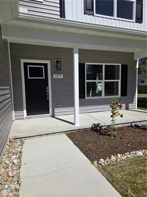 1075 Scenic Blvd, Chesapeake, VA 23322 photo 2