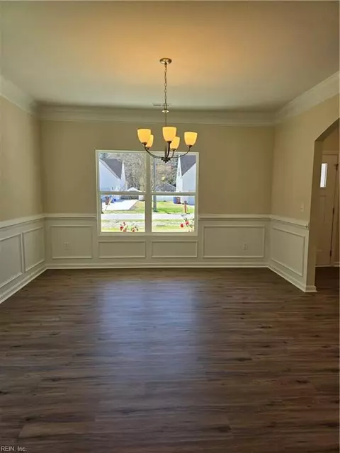 1075 Scenic Blvd, Chesapeake, VA 23322 photo 6