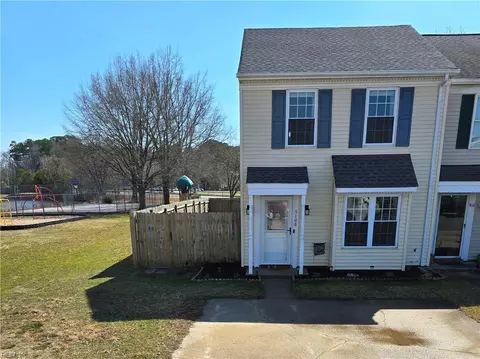 5108 Settlers Park Dr, Virginia Beach, VA 23464