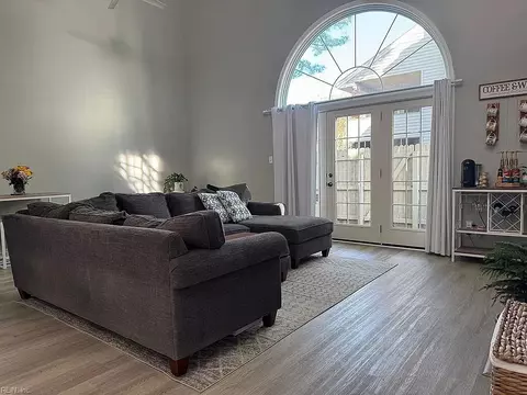 4930 Cypress Point Cir #106, Virginia Beach, VA 23455