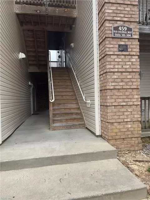 459 Old Colonial Way #102, Newport News, VA 23608