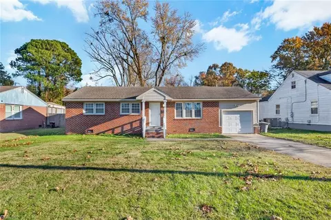 16 Westminister Dr, Hampton, VA 23666