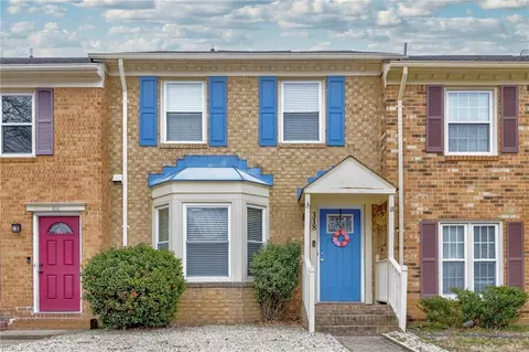 318 Paxford Dr, Virginia Beach, VA 23462