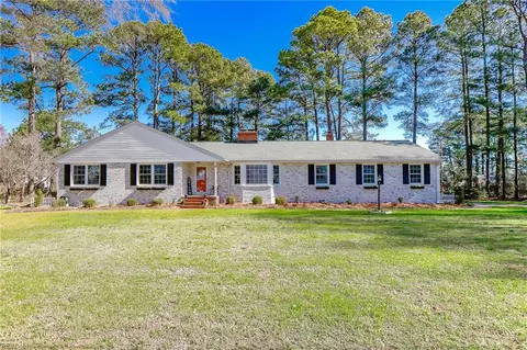 905 Talbot Dr, Smithfield, VA 23430 photo 3
