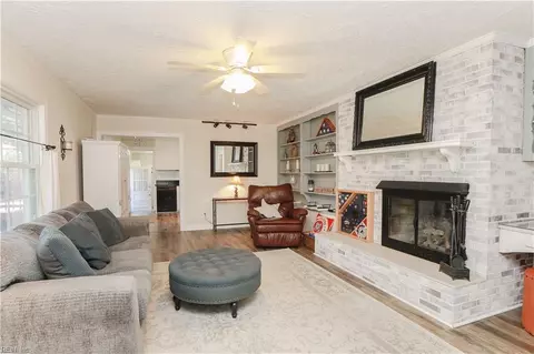 905 Talbot Dr, Smithfield, VA 23430 photo 13