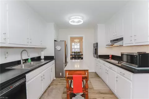 905 Talbot Dr, Smithfield, VA 23430 photo 10
