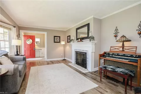 905 Talbot Dr, Smithfield, VA 23430 photo 5