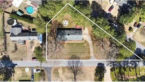 905 Talbot Dr, Smithfield, VA 23430 photo 2