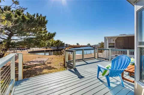 3665 Sandpiper Rd #81, Virginia Beach, VA 23456