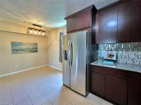Kitchen - 1425 Ocean View E Ave #7, Norfolk, VA 23503 photo 4 of 7
