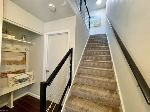 Entry Way - 1425 Ocean View E Ave #7, Norfolk, VA 23503 photo 2 of 4
