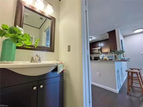 Bath - 1425 Ocean View E Ave #7, Norfolk, VA 23503 photo 1 of 4