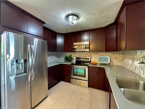 Kitchen - 1425 Ocean View E Ave #7, Norfolk, VA 23503 photo 2 of 7