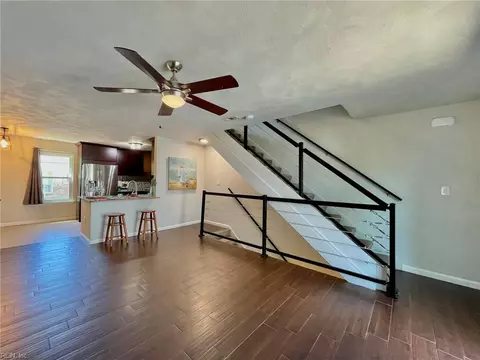 Living - 1425 Ocean View E Ave #7, Norfolk, VA 23503 photo 1 of 4