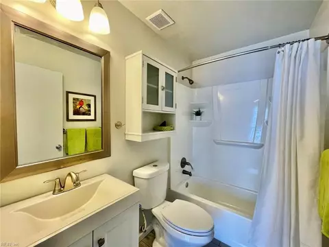 Bath - 1425 Ocean View E Ave #7, Norfolk, VA 23503 photo 2 of 4