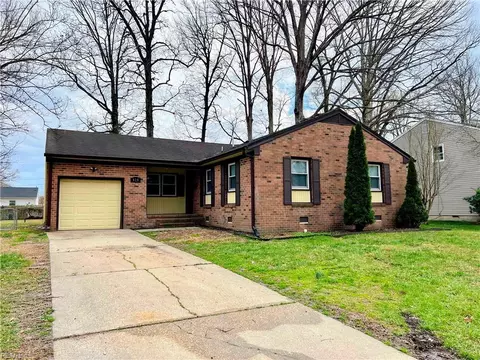 414 Flint Dr, Newport News, VA 23602