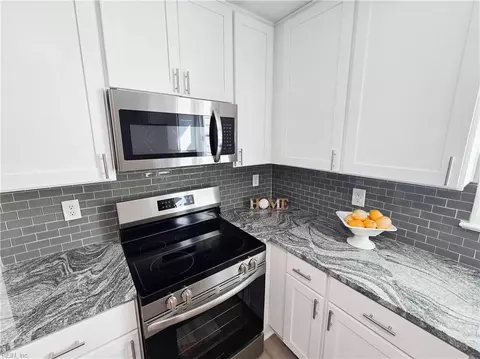 5317 Thornbury Ln, Virginia Beach, VA 23462