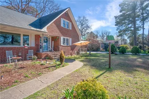 Exterior - 115 Ashley Rd, Chesapeake, VA 23322 photo 3 of 11