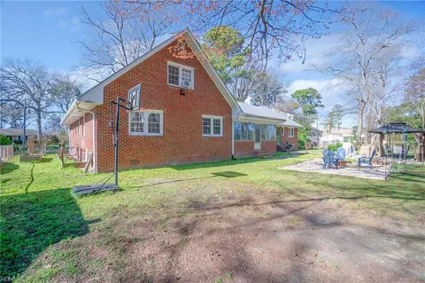 Exterior - 115 Ashley Rd, Chesapeake, VA 23322 photo 7 of 11