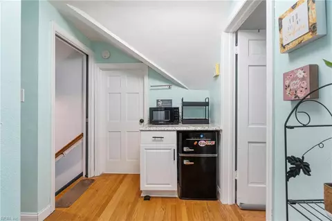 Entry Way - 115 Ashley Rd, Chesapeake, VA 23322 photo 2 of 2