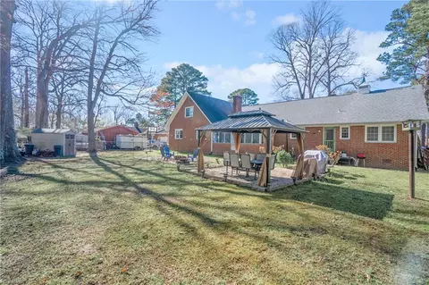 Exterior - 115 Ashley Rd, Chesapeake, VA 23322 photo 9 of 11