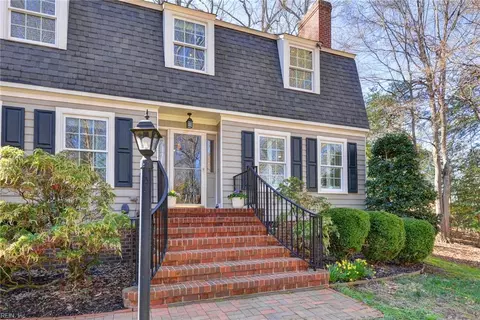 100 Holloway Dr, Williamsburg, VA 23185