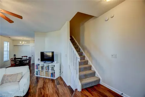 Entry Way - 1408 Shortleaf Ln, Chesapeake, VA 23320 photo 1 of 1