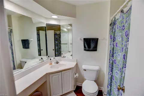 Bath - 1408 Shortleaf Ln, Chesapeake, VA 23320 photo 5 of 9