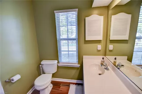 Bath - 1408 Shortleaf Ln, Chesapeake, VA 23320 photo 7 of 9