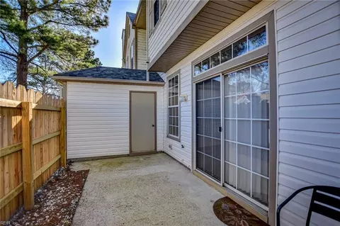 Exterior - 1408 Shortleaf Ln, Chesapeake, VA 23320 photo 2 of 4