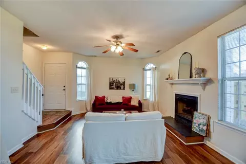 Living - 1408 Shortleaf Ln, Chesapeake, VA 23320 photo 1 of 2