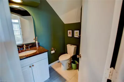 Bath - 1408 Shortleaf Ln, Chesapeake, VA 23320 photo 1 of 9
