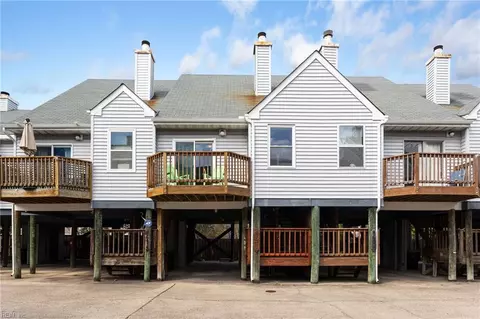 867 Little Bay Ave # 4, Norfolk, VA 23503