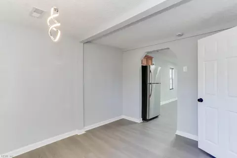 Entry Way - 506 Marion Rd, Hampton, VA 23663 photo 5 of 5