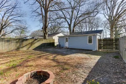 Exterior - 506 Marion Rd, Hampton, VA 23663 photo 3 of 3