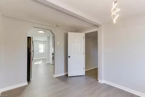 Entry Way - 506 Marion Rd, Hampton, VA 23663 photo 1 of 5