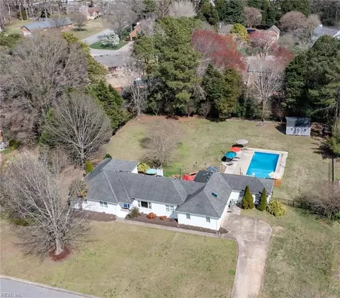 1256 Southfield Pl, Virginia Beach, VA 23452