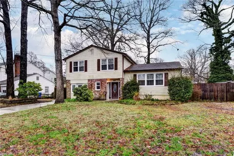 312 Garrison Pl, Virginia Beach, VA 23452